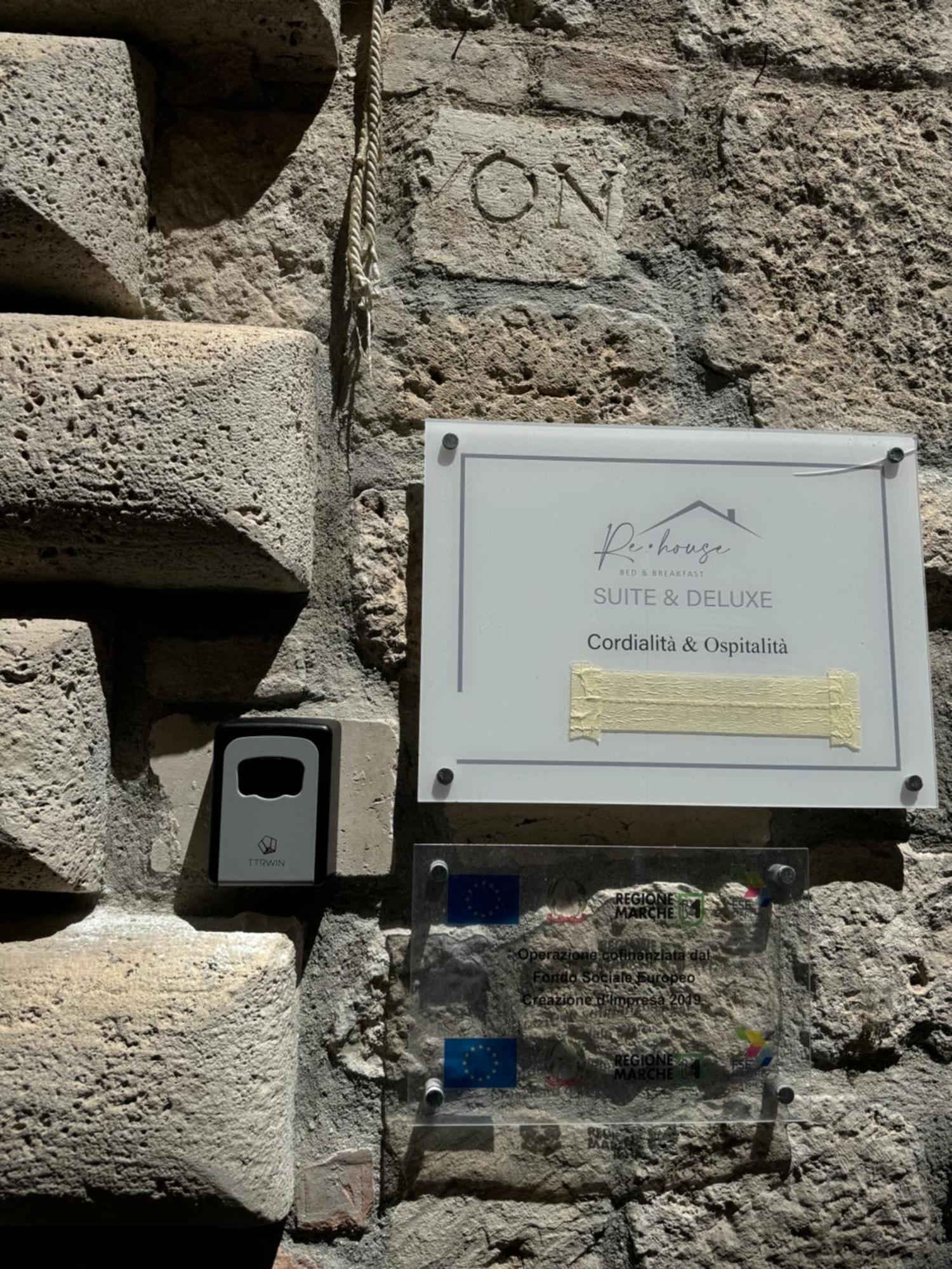 Re House Suite & Deluxe Apartament Ascoli Piceno Exterior foto